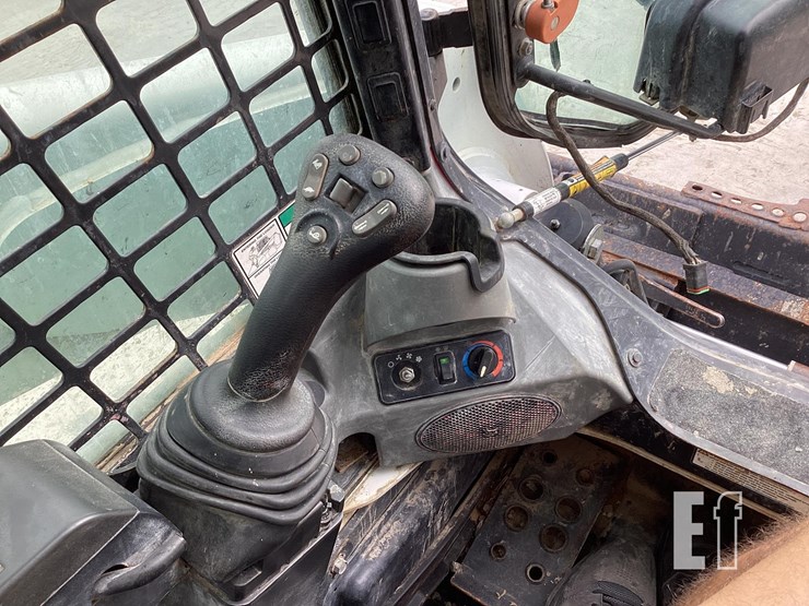 2020-bobcat-t770-image-15