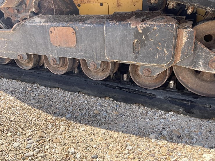 2015-deere-323e-image-25