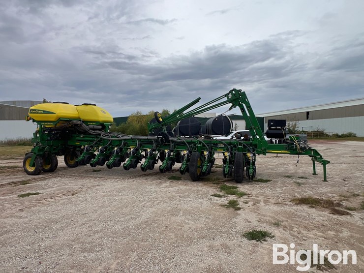 2012-john-deere-1770nt-ccs-image-4