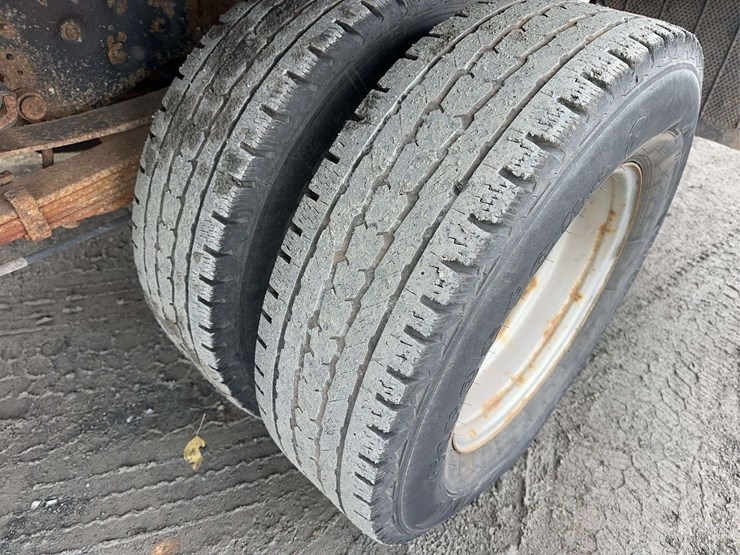 2014-ford-f350-xl-image-10