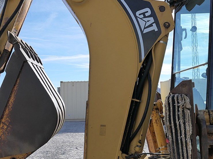 2001-caterpillar-420d-image-16