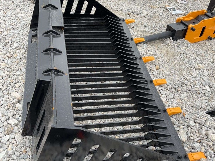 skid-steer-rock-bucket-image-5