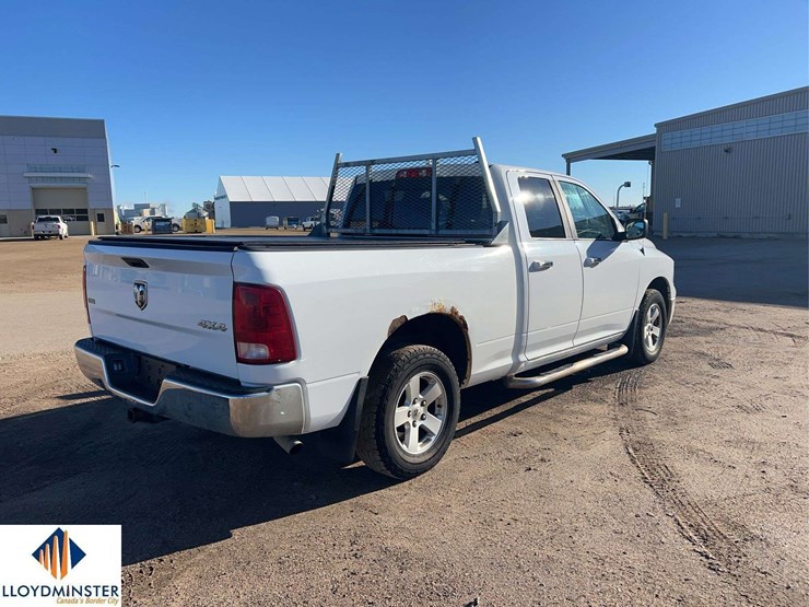 2011-ram-1500-slt-image-3