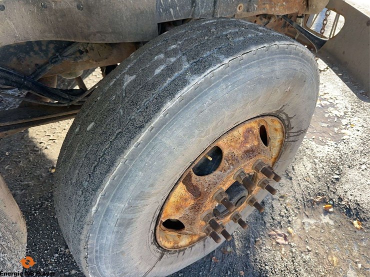 2012-international-7400-image-12