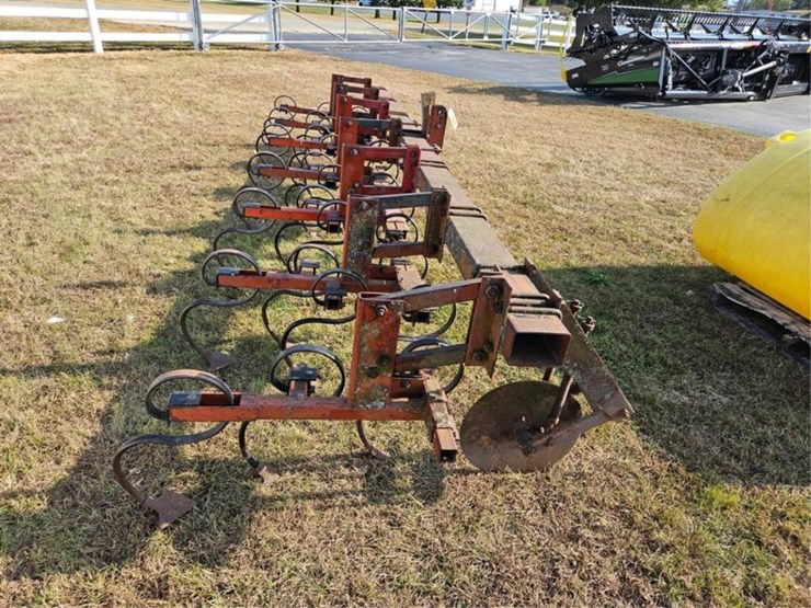 #3020-•-3pt-6-row-vibra-shank-cultivator-image-6