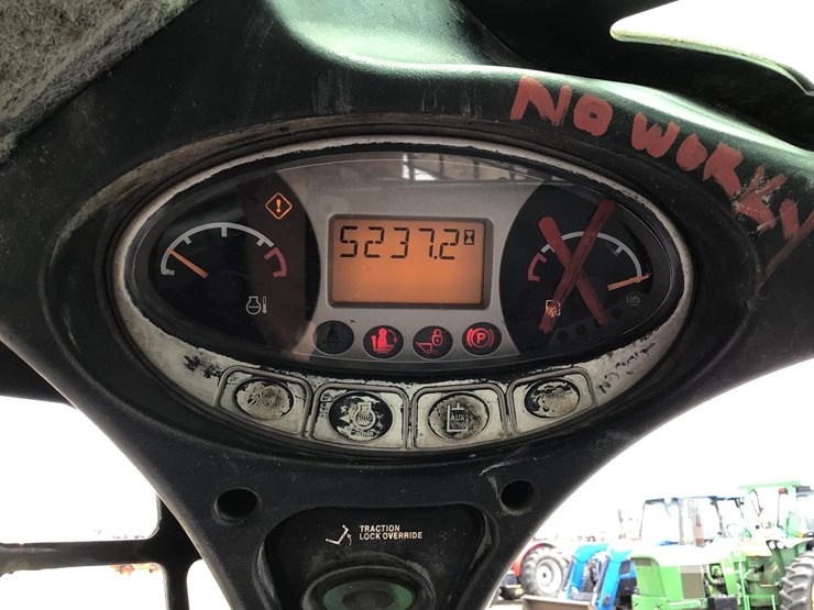 2017-bobcat-t740-image-13