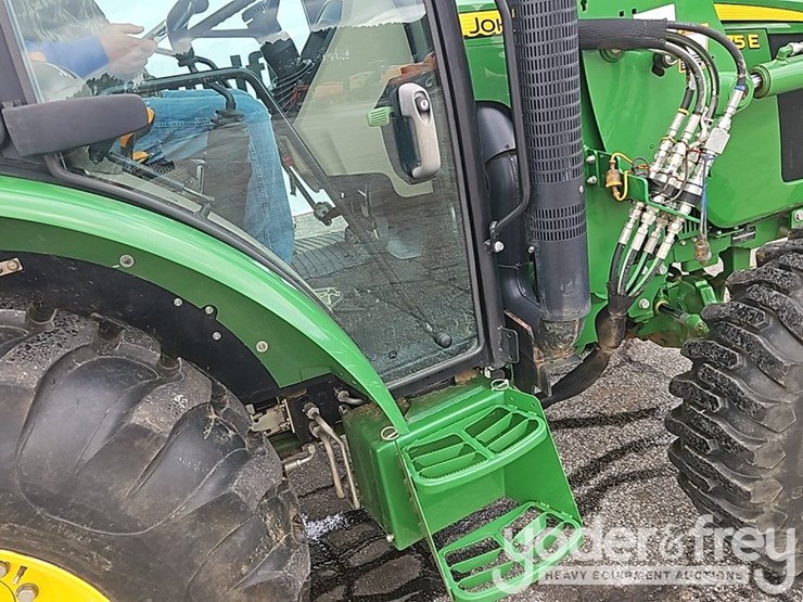 2019-john-deere-5075e-image-16