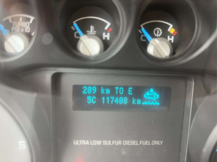 2014-ford-f350-xl-image-27