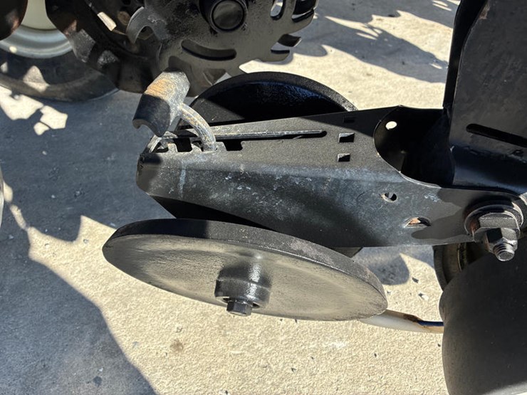 2014-kinze-3000-image-24