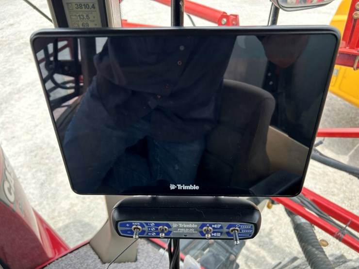 2014-case-ih-3200b-image-50