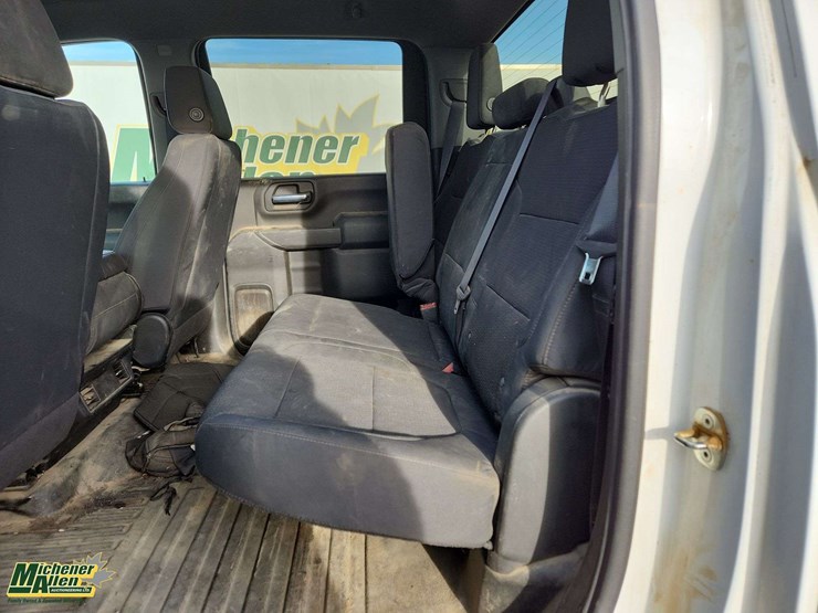 2020-chevrolet-silverado-2500hd-image-17