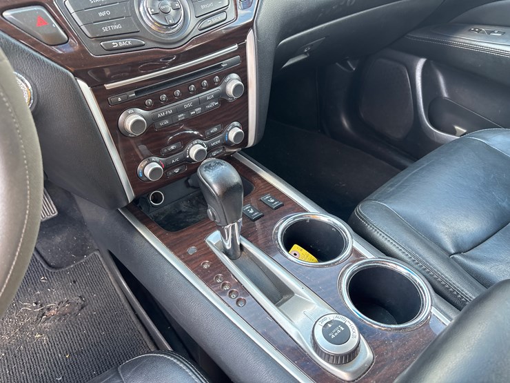 2013-nissan-pathfinder-image-8