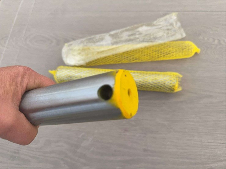 (2)-universal-bucket-pins-hl-40mm-x-270mm-image-2