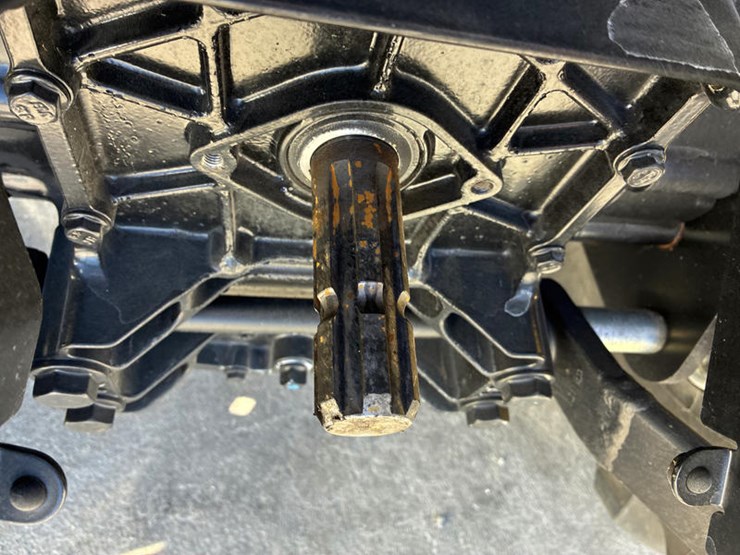 2018-john-deere-3038e-image-22