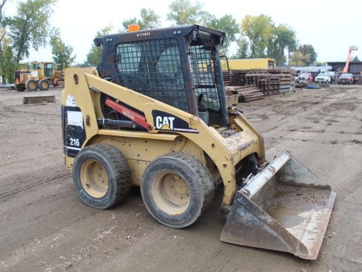 2001-caterpillar-216-image-5