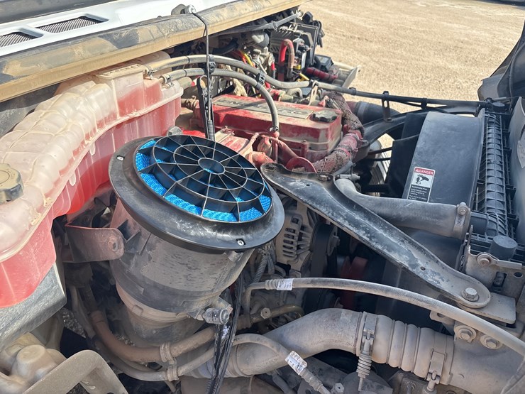 #24576-•-2016-freightliner-image-18