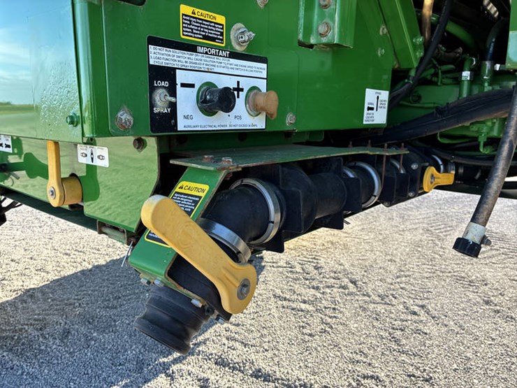 2014-john-deere-4830-image-39