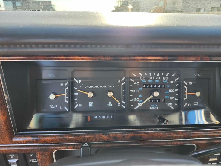 1990-chrysler-new-yorker-fifth-avenue-image-22