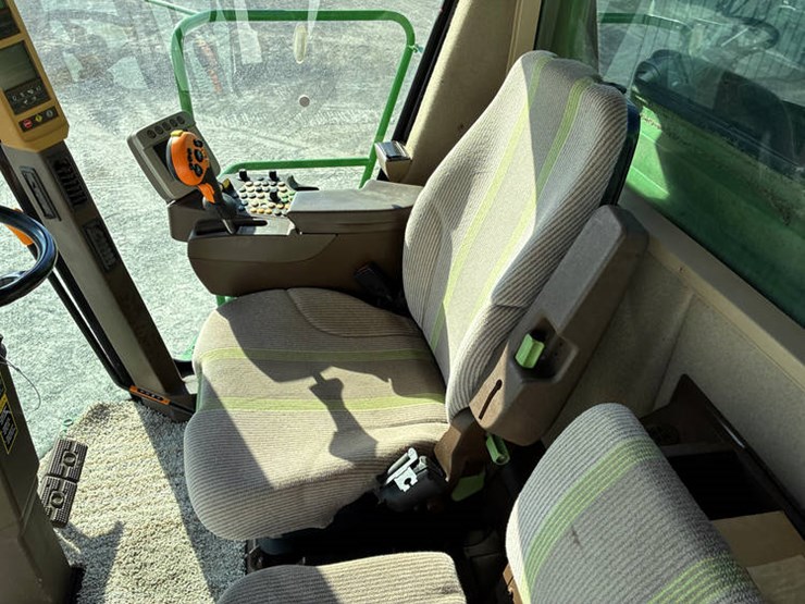 2009-john-deere-9770-sts-image-93