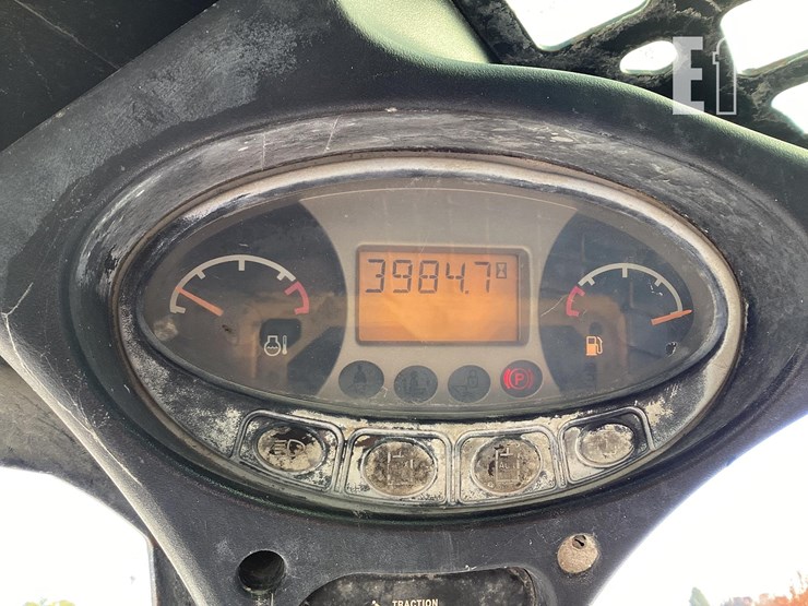 2012-bobcat-s850-image-17