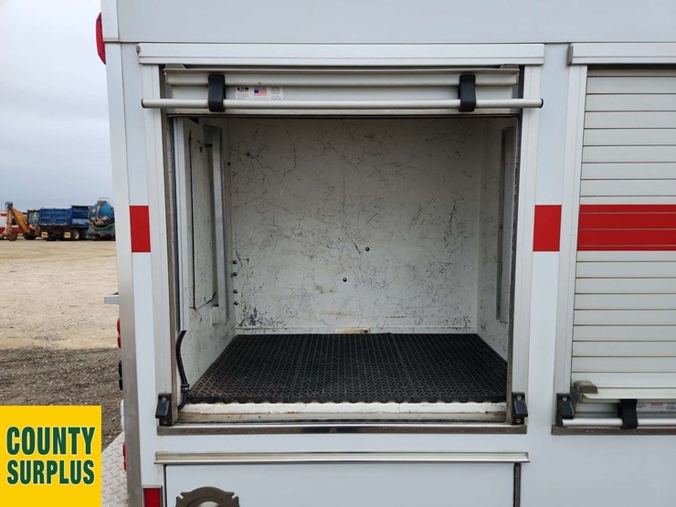 2011-ford-f550-image-36