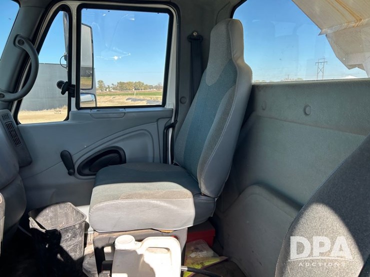 2005-ihc-4400-dry-tender-truck-(cp1274,-unit-ag706)-image-44