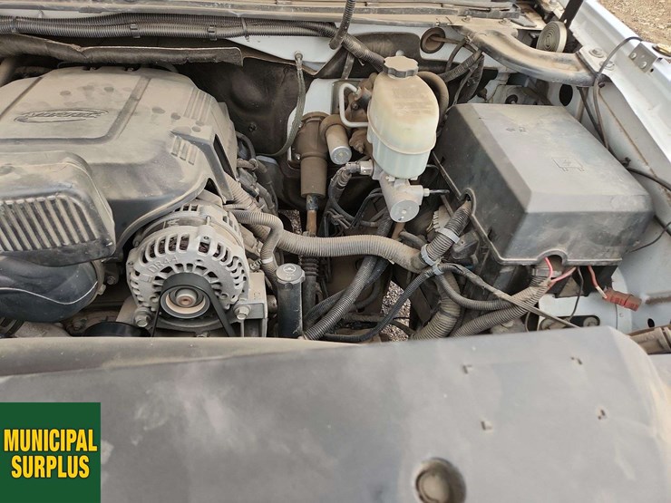 2013-chevrolet-silverado-3500hd-image-26