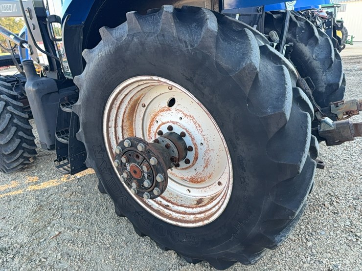 new-holland-t6070-image-35