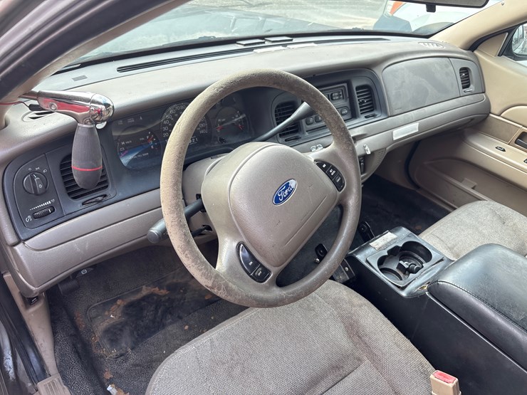 #5009-•-2003-ford-crown-victoria-|-for-parts/repairs-image-7