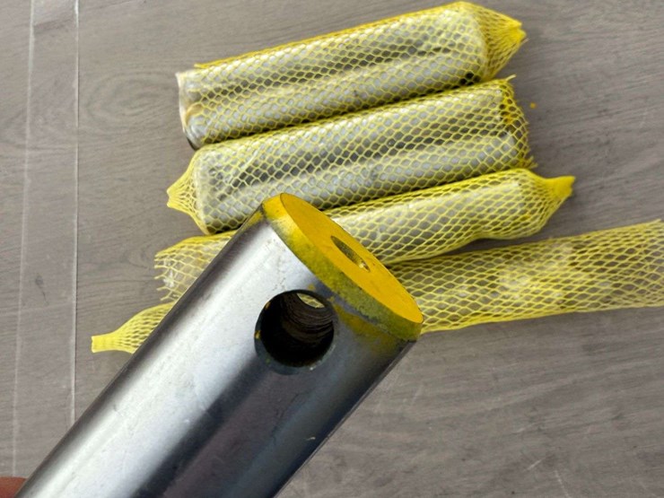 (6)-hl-35x225-universal-bucket-pins,-hardened-steel-image-3