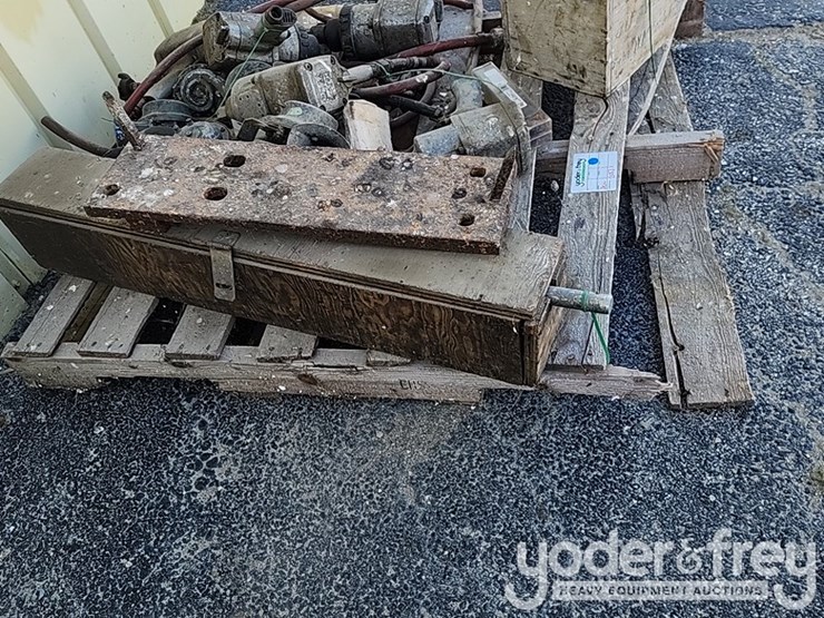 pallet-of-power-tools-and-parts-image-6