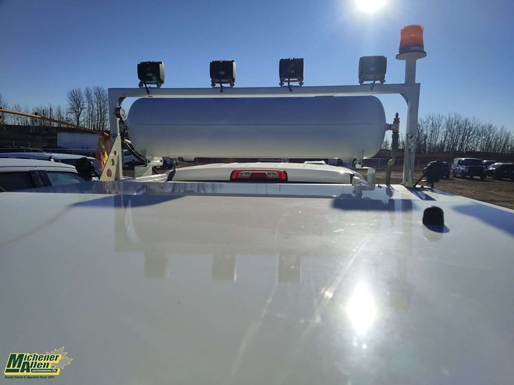 2016-gmc-sierra-3500hd-image-17