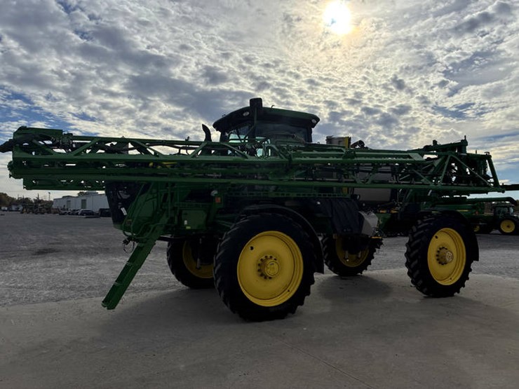 2014-john-deere-r4038-image-8