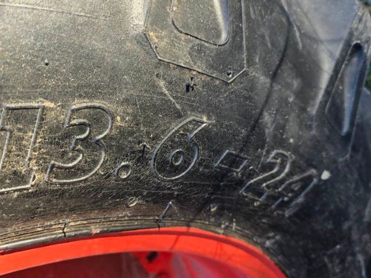 2012-kubota-m108s-image-11