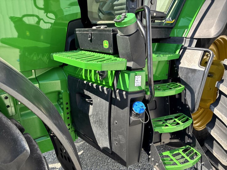 2023-john-deere-8r-370-image-34
