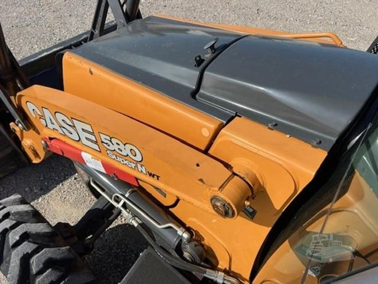 2017-case-580sn-image-28