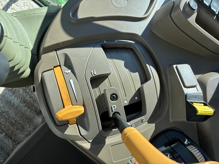 2023-john-deere-6175m-image-82