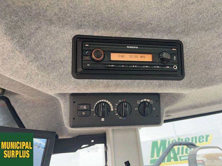 2015-volvo-l110h-image-14