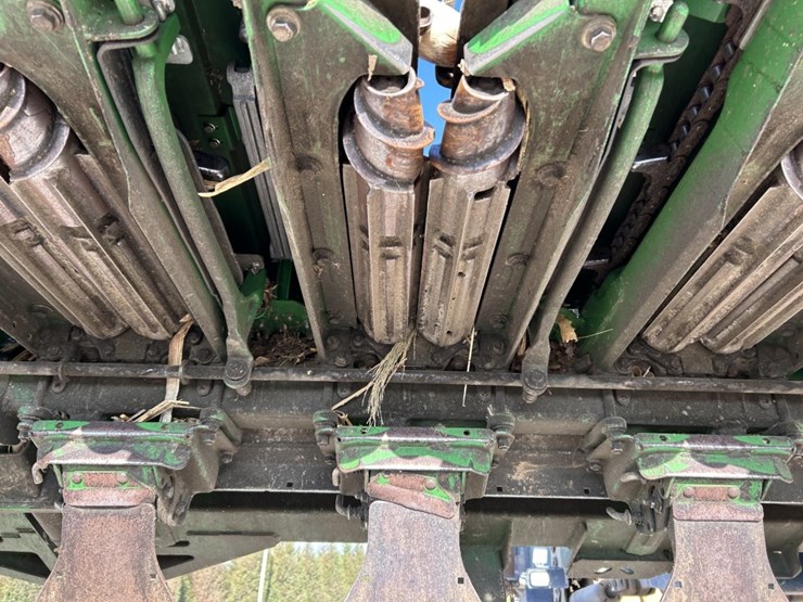 2021-john-deere-c18f-image-56