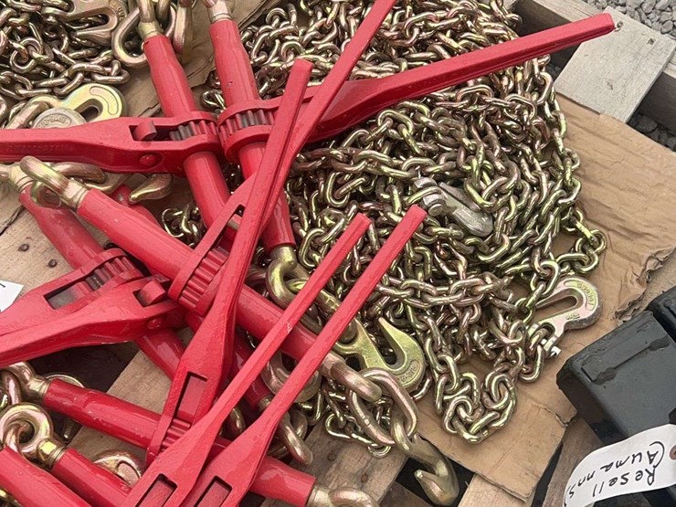 (8)-3/8”-x-20’-grade-70-transport-chains-with-ratchet-binders-image-6