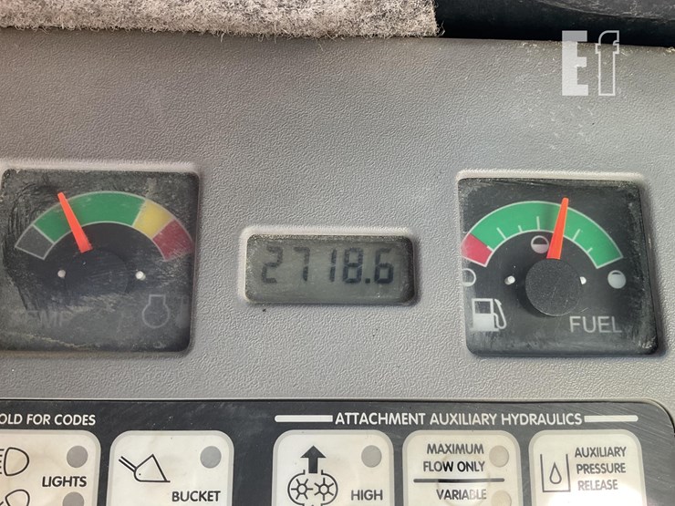 2005-bobcat-t300-image-22