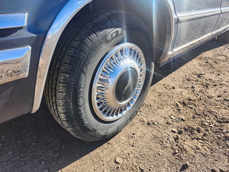 1990-chrysler-new-yorker-fifth-avenue-image-50