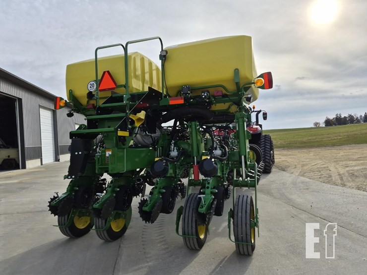 john-deere-1775-image-8