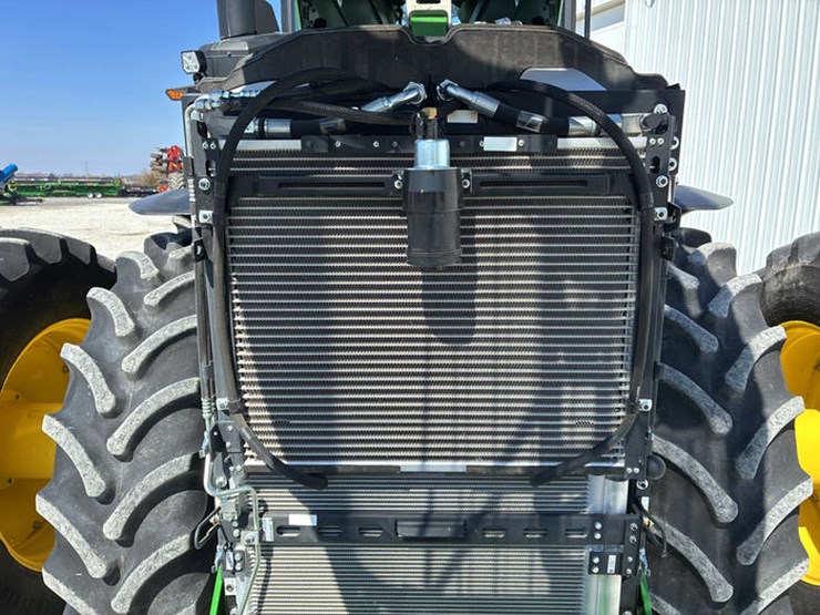 2023-john-deere-8r-370-image-38