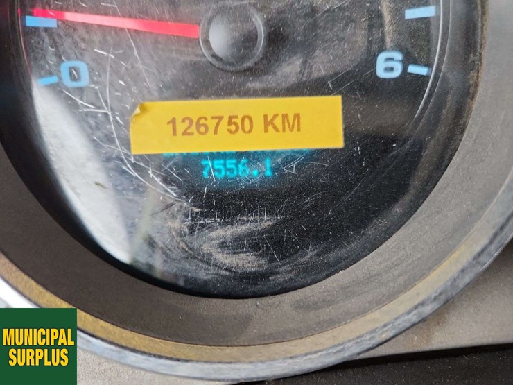 2013-chevrolet-silverado-3500hd-image-9