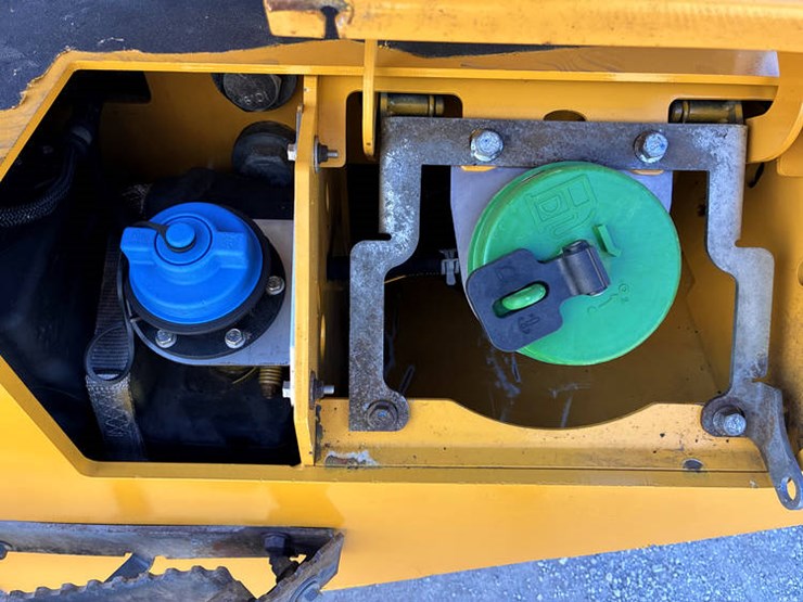 #122215-•-2019-jd-524l-#1dw524lzekf700961-image-71