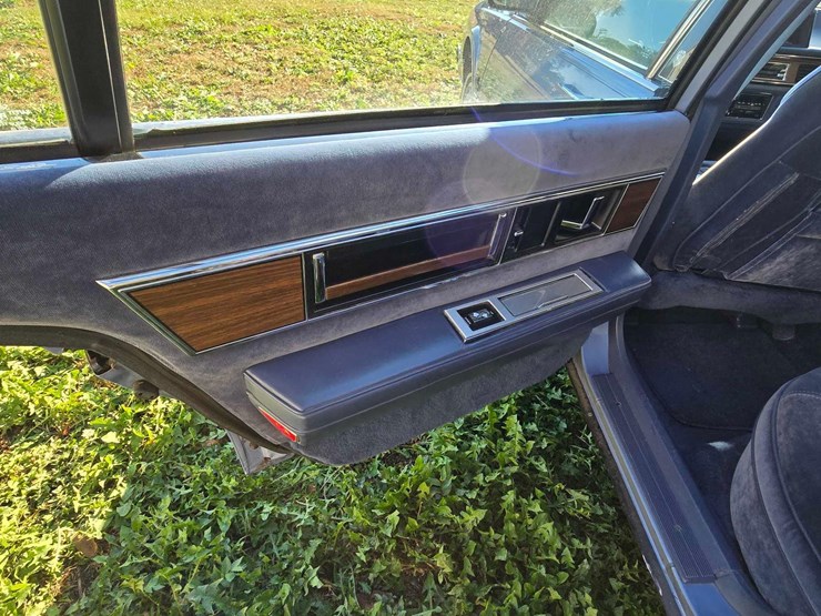 1985-oldsmobile-ninety-eight-regency-image-27