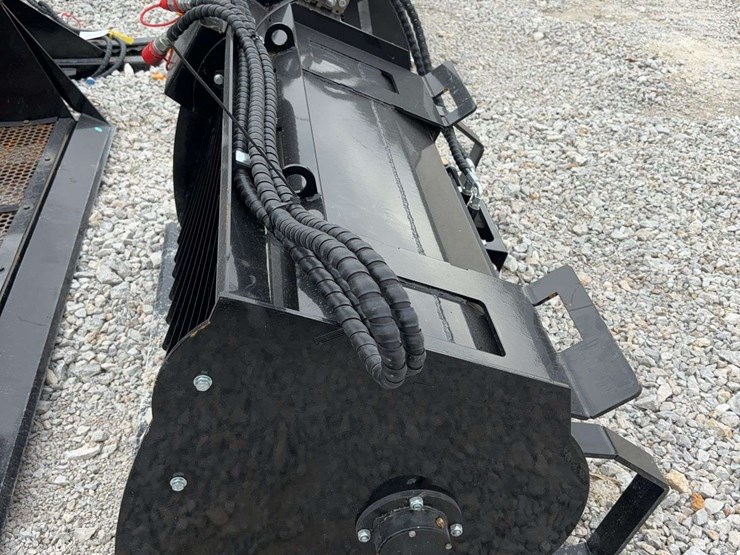 giyi-hydraulic-skid-steer-mixing-bucket-image-3