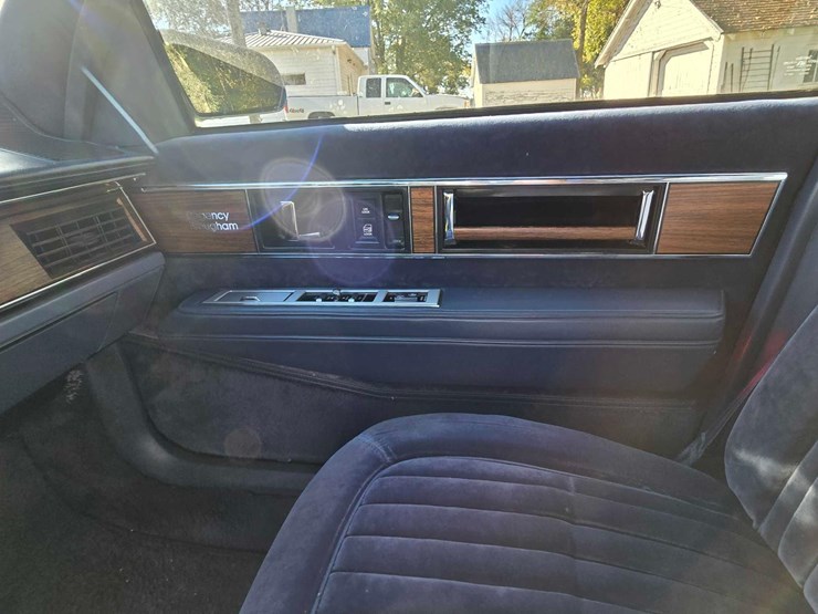 1985-oldsmobile-ninety-eight-regency-image-19