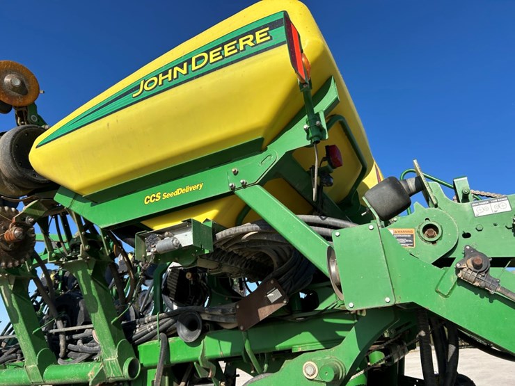 2004-john-deere-1790-image-26